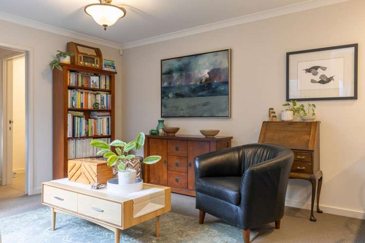 47 Chateau Crescent Rangatira Park_19