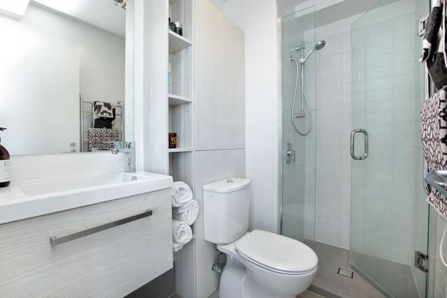 2f/221 Great North Road Grey Lynn_4