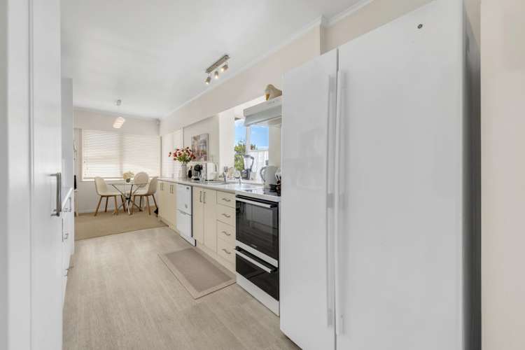 5 Borrowdace Avenue Botany Downs_6