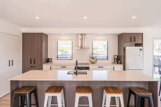 1 Barrett Drive Waikanae Beach_3