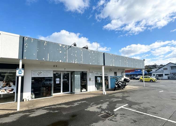 Shop 7/25 Anzac Road_0