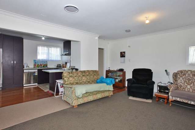 29 Frensham Crescent Woolston_2