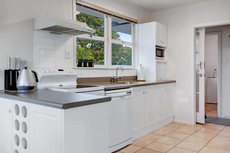 84 Matipo Road Te Atatu Peninsula_6