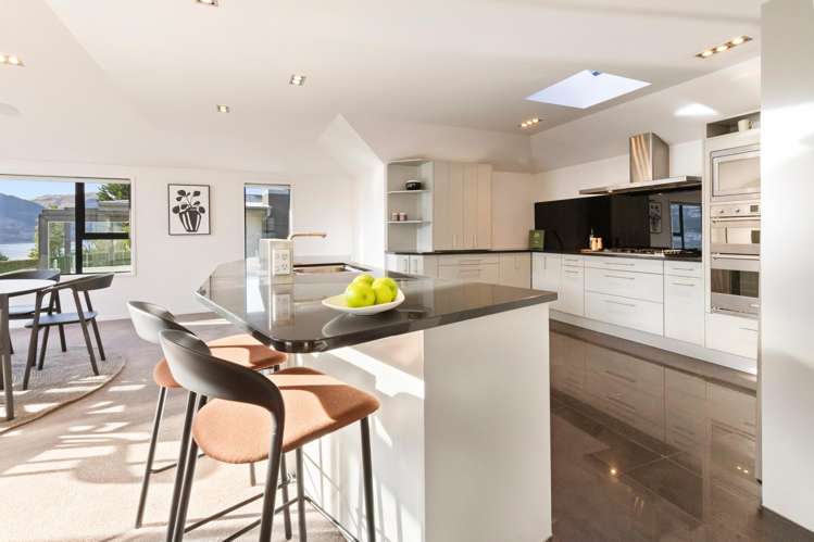 660 Peninsula Road Kelvin Heights_10