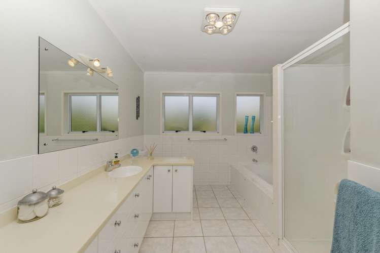 56 Jaemont Avenue Te Atatu South_13