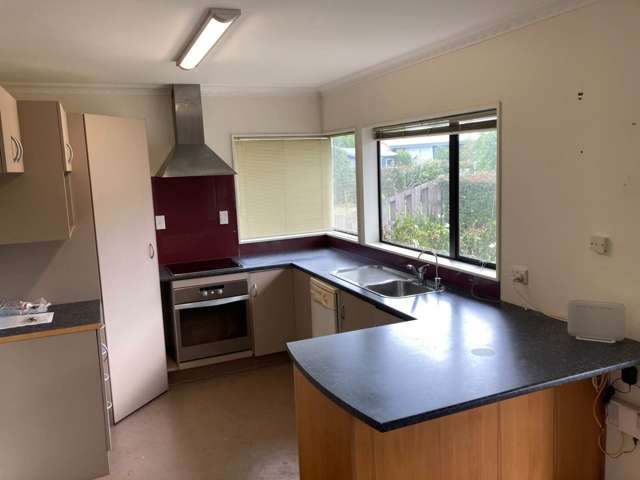 5A Ross Crescent Orewa_1