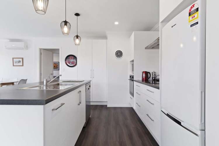 14 Foley Grove Pyes Pa_6