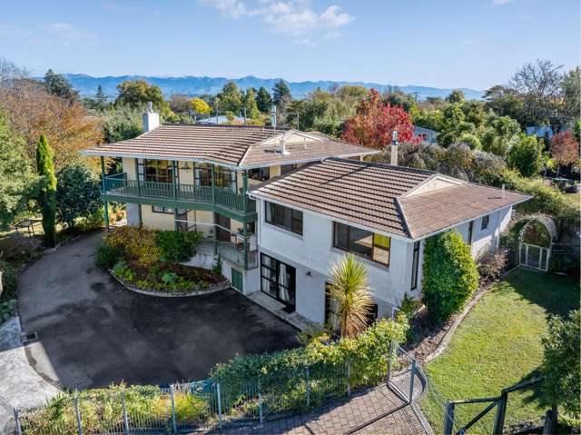 Magnificent Views and Multi-Generational Living