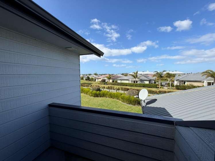 20 Sunrise Avenue 11229_22