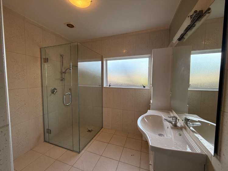 539 Riddell Road 1670_15