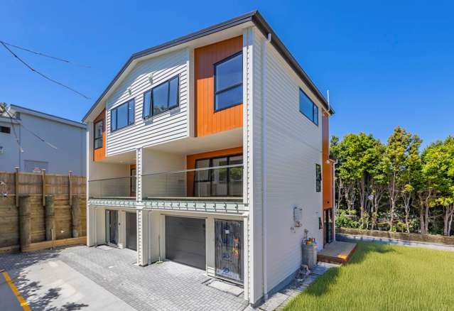 Stylish New Home in Prime Forest Hill Location