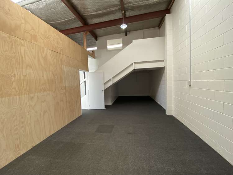 D/4010 Great North Road Kelston_4