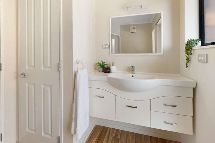 7 Sandy Lane Otamatea_14