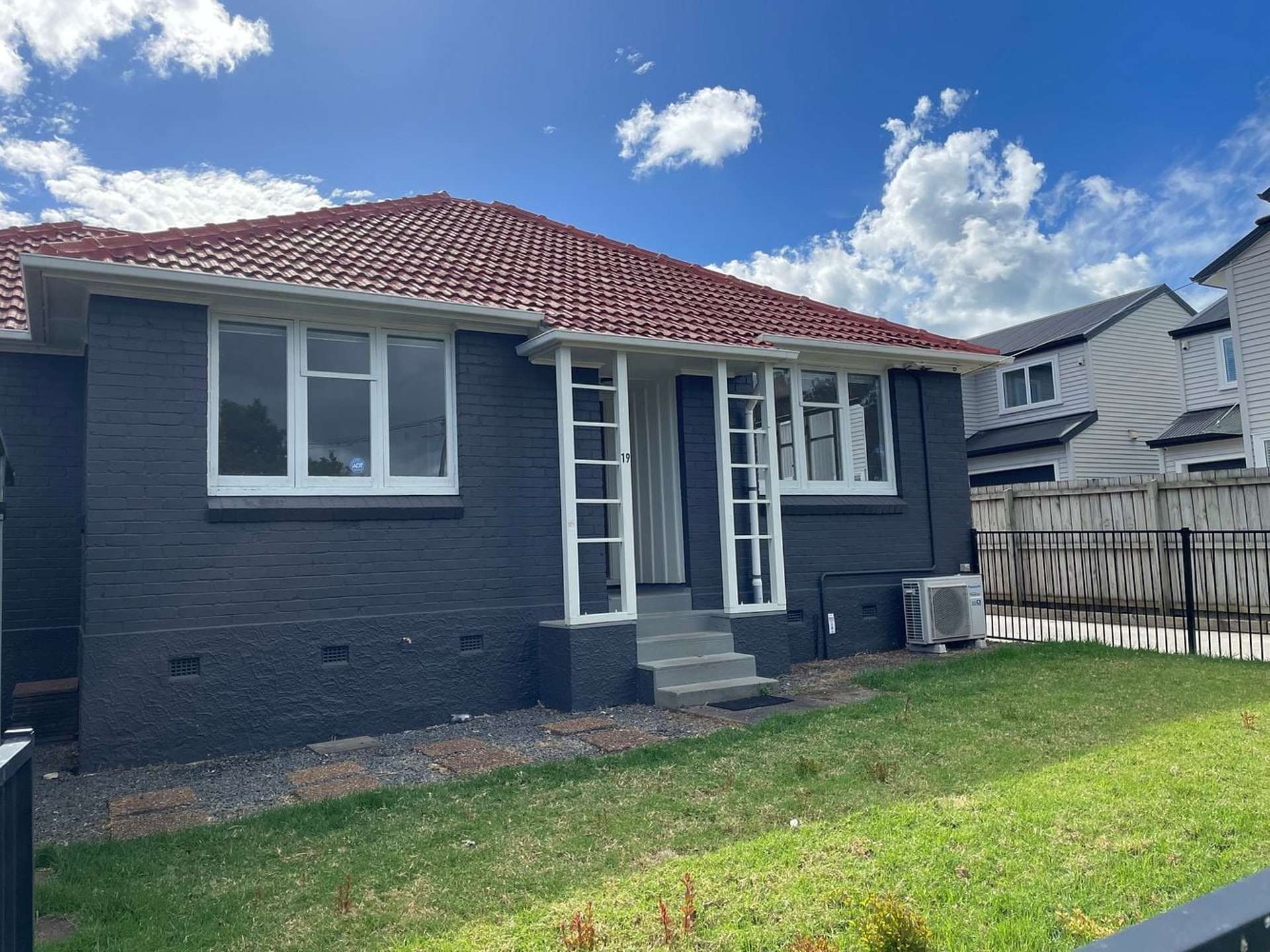 19 Holland Avenue Point England_0