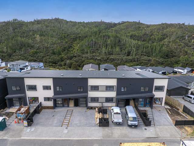 Spacious 84m2 2 Bedroom & Brand New in Orewa