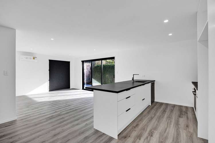 120 Seaview Road Westown_22