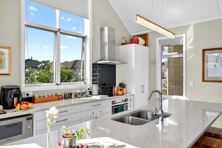 13 Tarata Grove Lansdowne_11