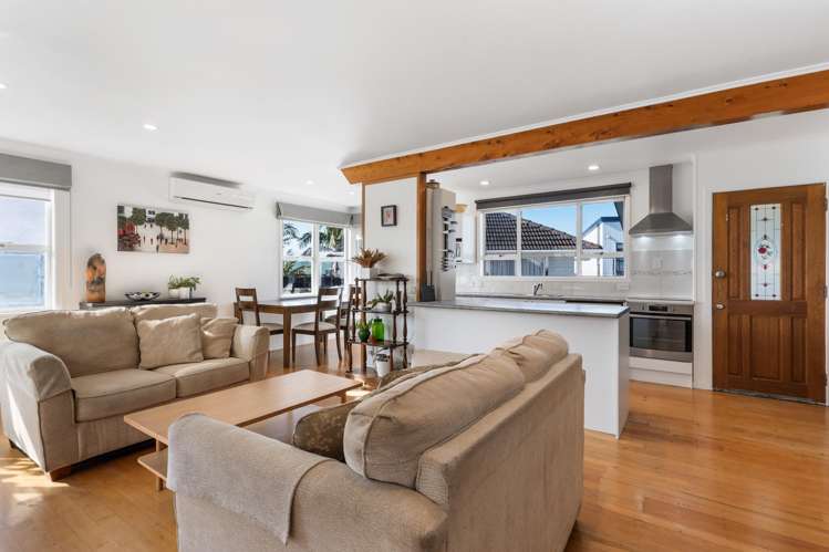 8 Montmere Avenue Te Atatu Peninsula_1