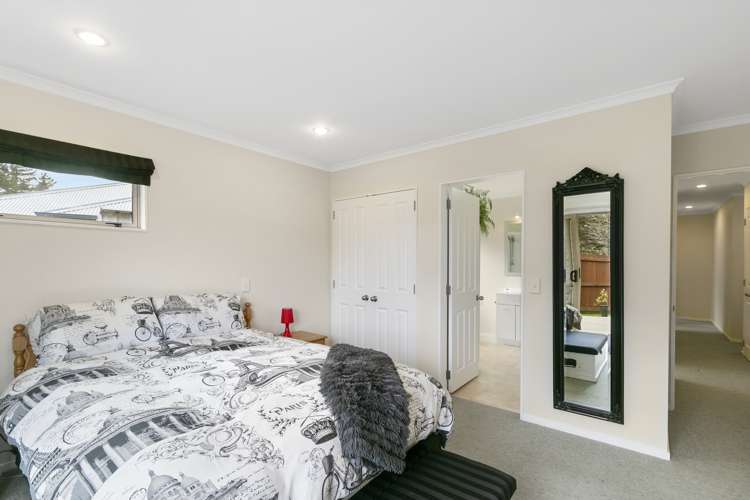 1 Woodland Grove Wainuiomata_10