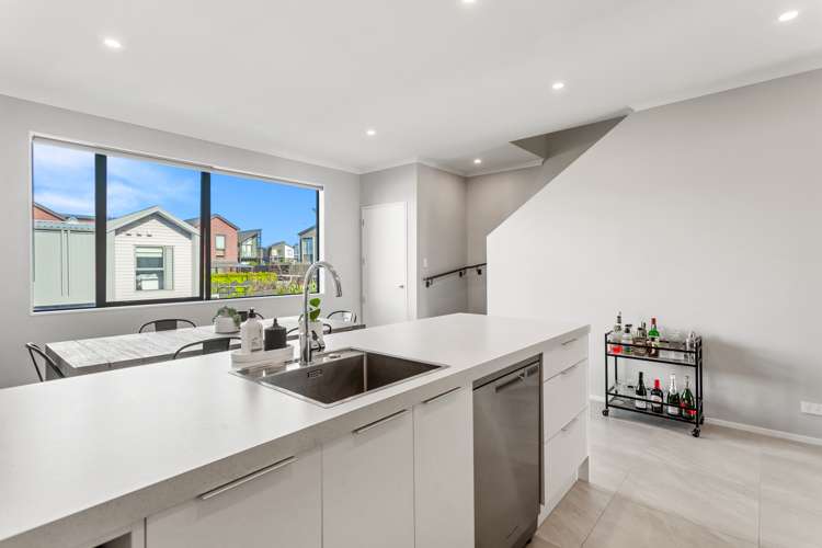 6/4 Matimati Place Hobsonville_9