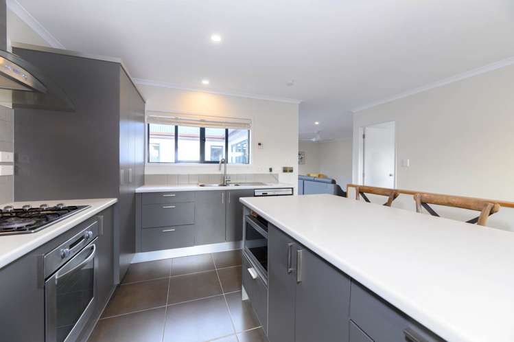 88 Fields Parade Oteha_5