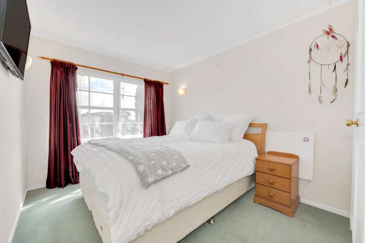 11 Fratley Avenue Farm Cove_16