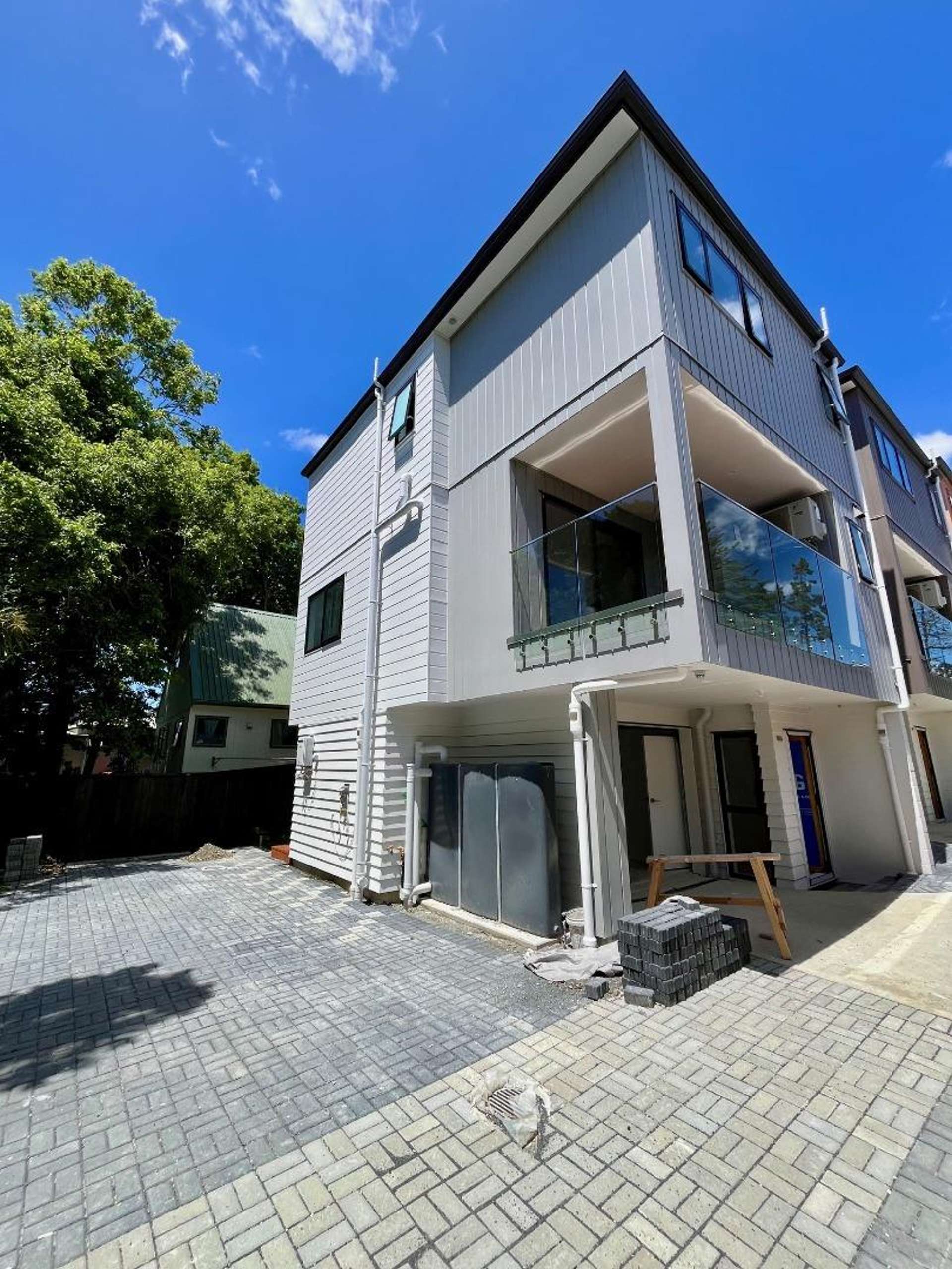 9/2145 Great North Road Avondale_0