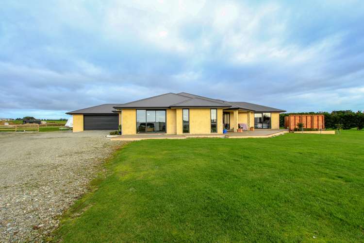 56 Sunrise Drive Seaward Bush_18