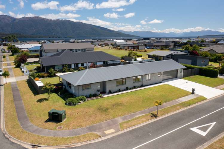 14 Acheron Way Te Anau_25