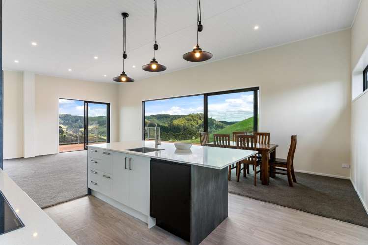 3 Rewarewa Rise Whangamata_5