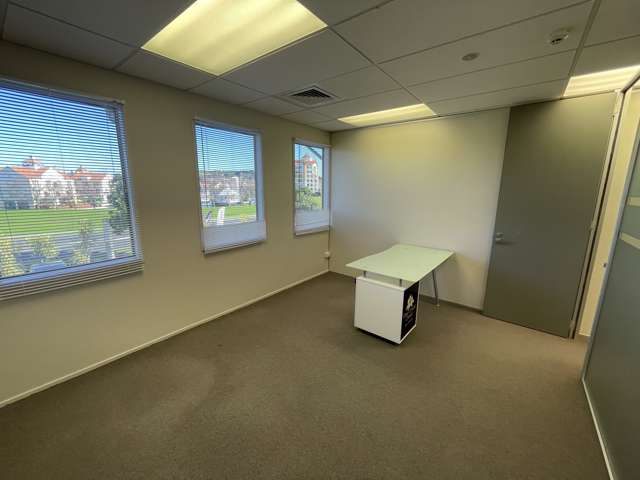 Cute & Compact Office in Gulf Harbour