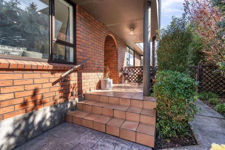 700 Queens Drive Waikiwi_17