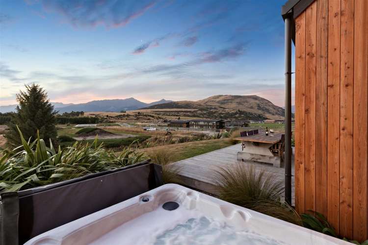 11 Cunninghams Drive Jacks Point_15