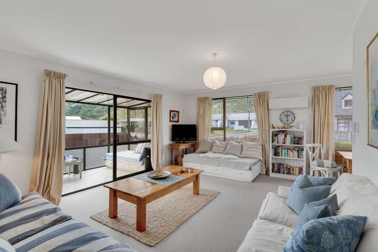 8 Beach Road Waikawa_8