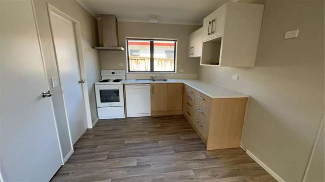8D Inverness Avenue Hamilton East_4