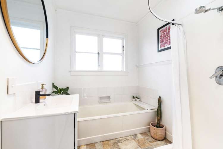 1870 Egmont Road Inglewood_16