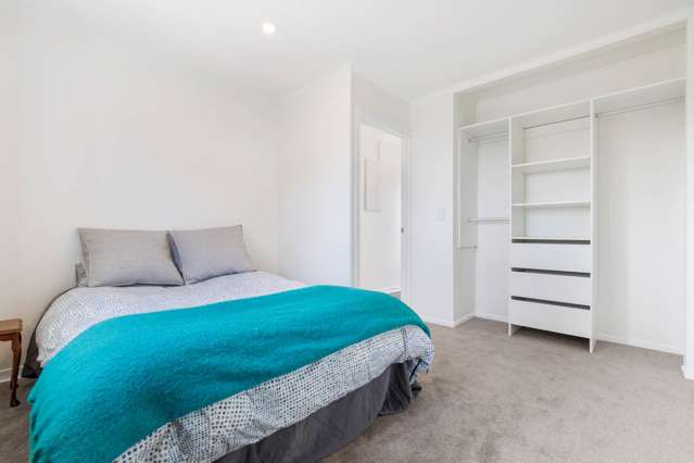 1/1 Griffiths Place Te Atatu South_4