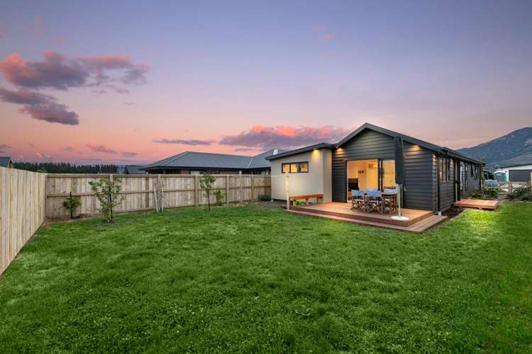 9 Waddell Street Lake Hawea_19