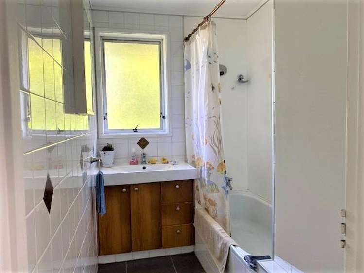 1 Phillip Parade Forrest Hill_10