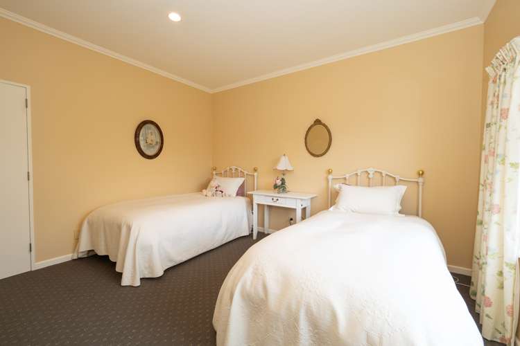 38 Catherwood Avenue Allenton_15