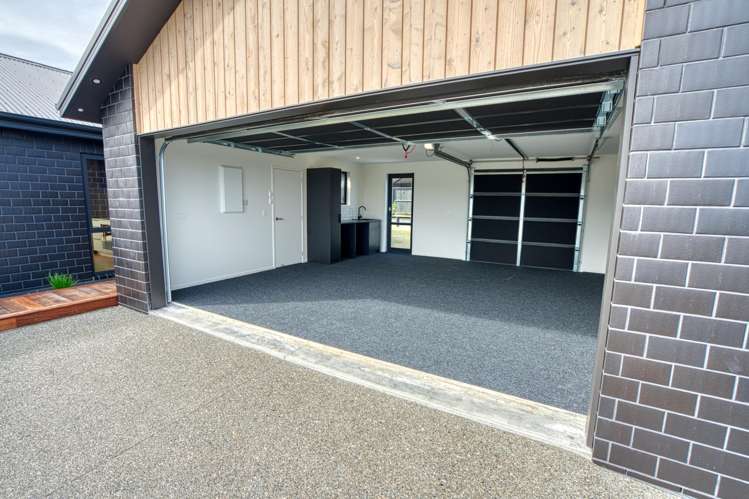 61 Ashley Drive Paroa_24