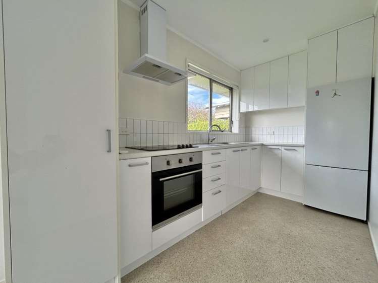 1/4 Inkerman Street 10051_5