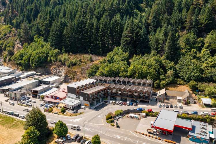 26a/135 Hallenstein Street Queenstown_9