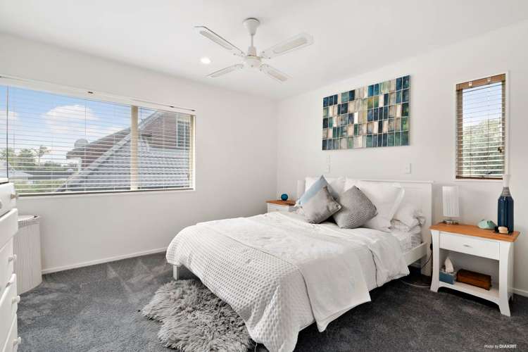 2/96 William Bayes Place Red Beach_7