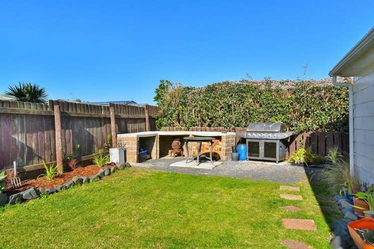 2/11 Hosking Place Clarks Beach_9