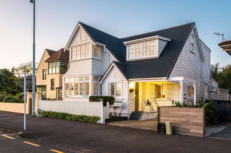 10 Queens Parade Devonport_29