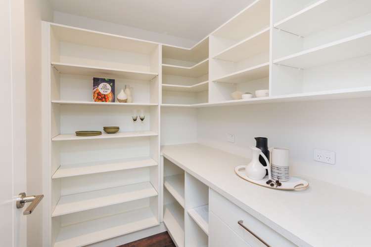 8 Roots Street East Feilding_6