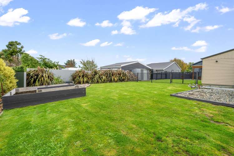 22 Coronation Street Strathern_16