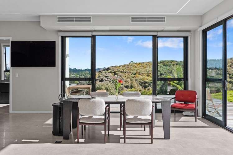 8 Ridgelea Road Long Bay_12