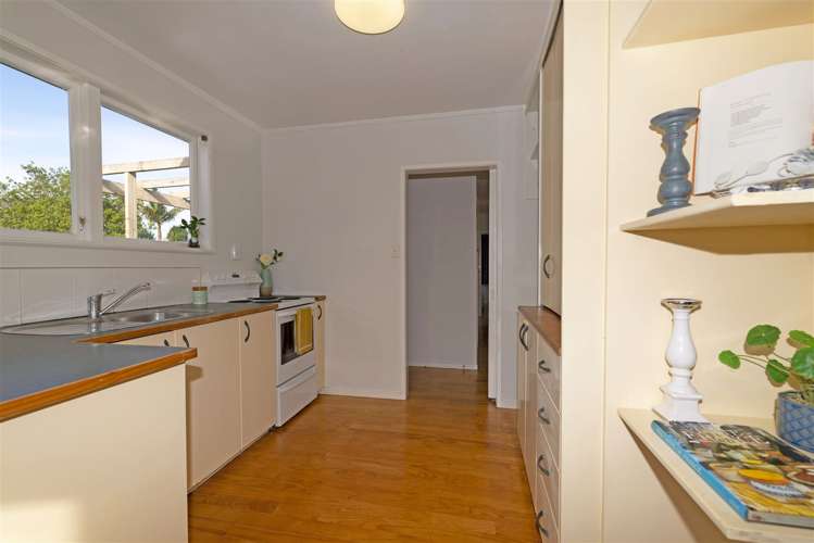 5 Bodi Place Te Atatu South_12